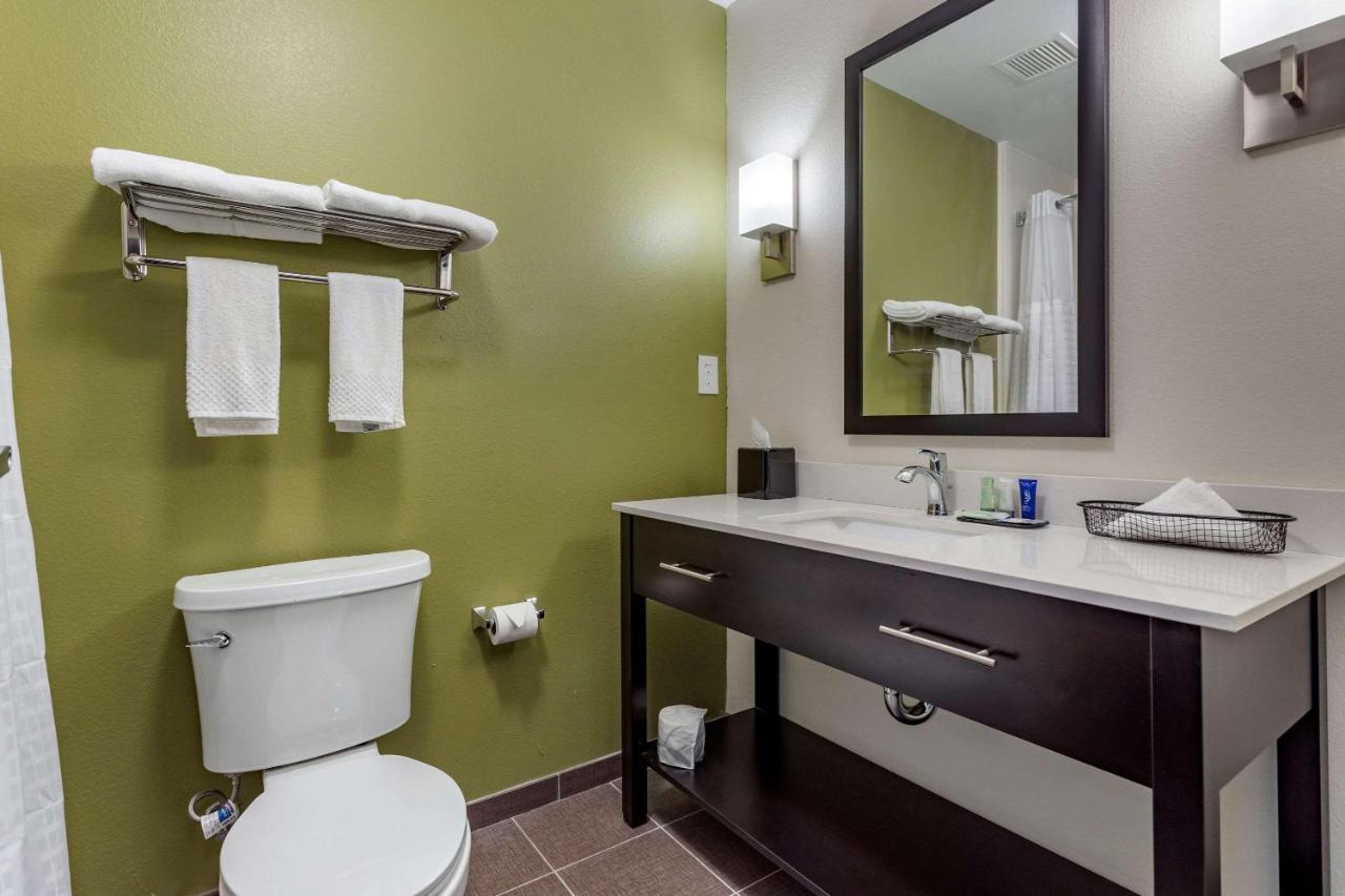 Sleep Inn & Suites Crosby Εξωτερικό φωτογραφία